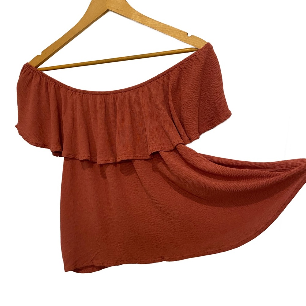 Active USA: Woman's Top with Large Ruffle Around Neck & Hidden Armholes (L)